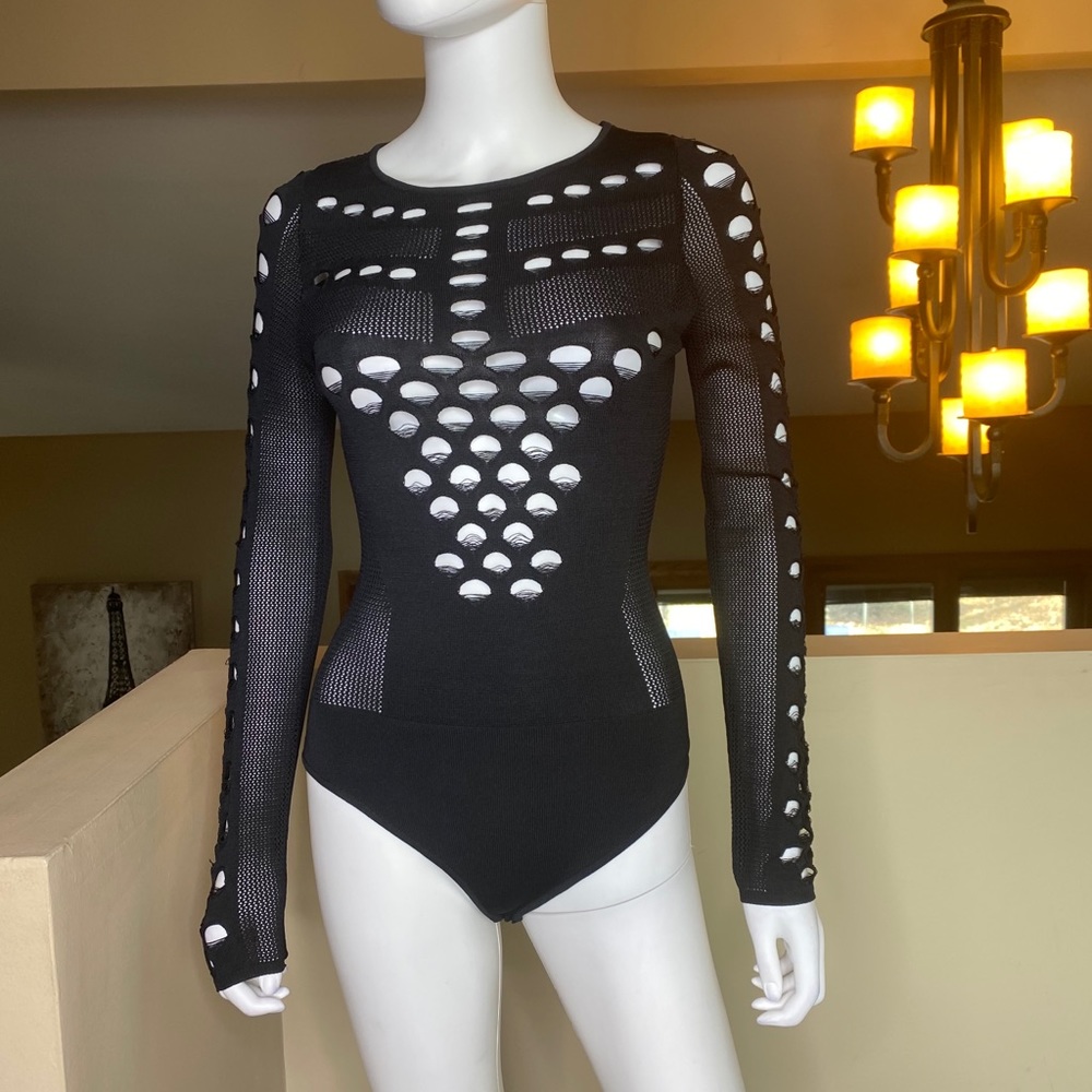 HERA COLLECTION BLACK CUTOUT BODYSUIT - Picture 4 of 11